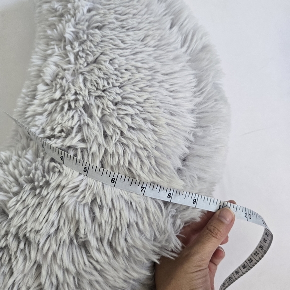 Ugg crescent moon shaped pillow nursing pillow cozy plush grey - Picture 5 of 5